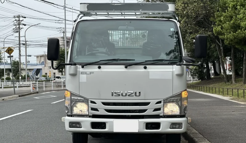
								Isuzu ELF Truck full									