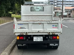 
										Isuzu ELF Truck full									