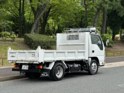 
										Isuzu ELF Truck full									