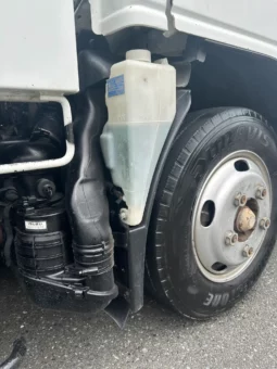 
										Isuzu ELF Truck full									