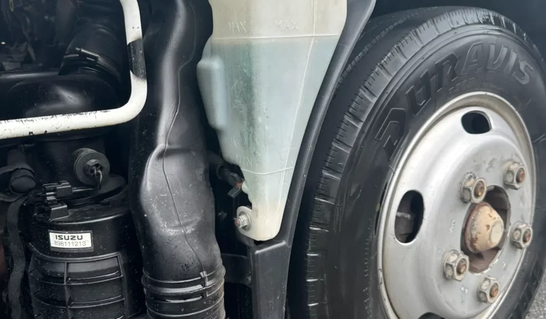 
								Isuzu ELF Truck full									