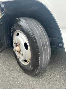 
										Isuzu ELF Truck full									