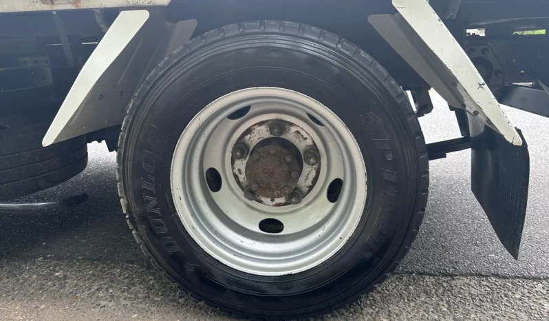 
								Isuzu ELF Truck full									