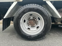 
										Isuzu ELF Truck full									