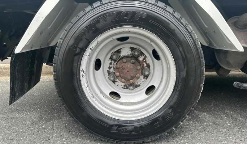 
								Isuzu ELF Truck full									