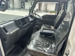 
										Isuzu ELF Truck full									