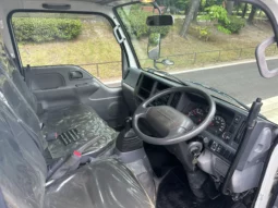 
										Isuzu ELF Truck full									