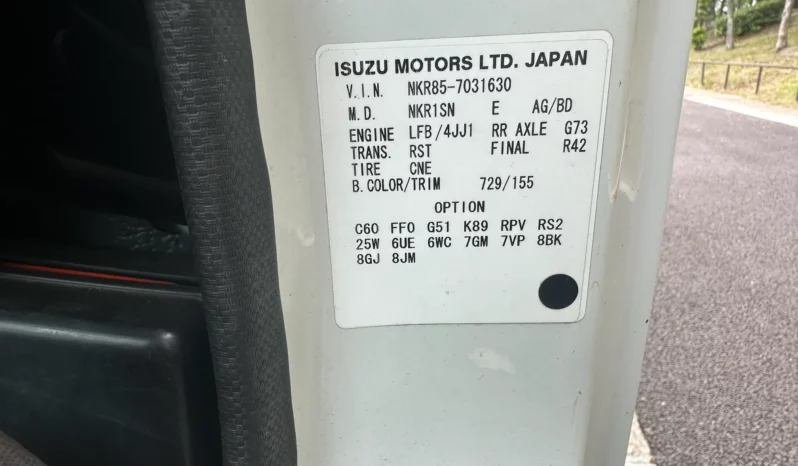 
								Isuzu ELF Truck full									