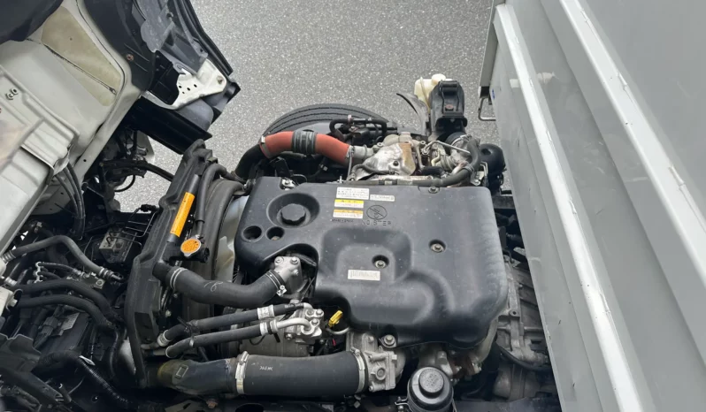 
								Isuzu ELF Truck full									