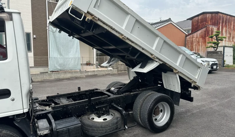 
								Isuzu ELF Truck full									