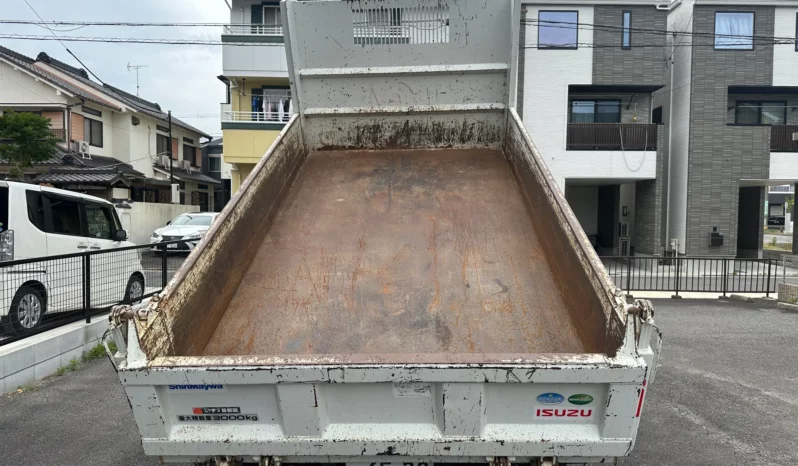 
								Isuzu ELF Truck full									