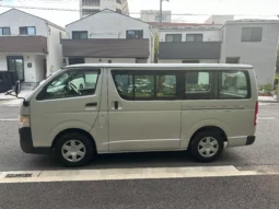 
										Hiace Van full									