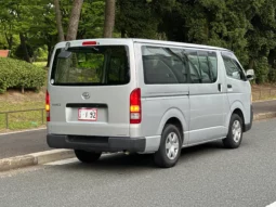 
										Hiace Van full									