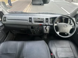 
										Hiace Van full									