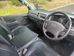 
										Hiace Van full									