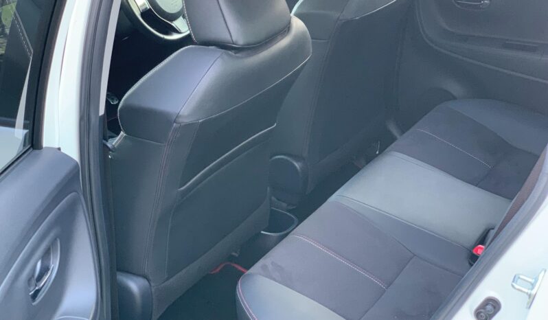 
								Vitz RS GS Pearl full									