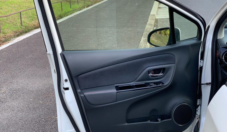 
								Vitz RS GS Pearl full									