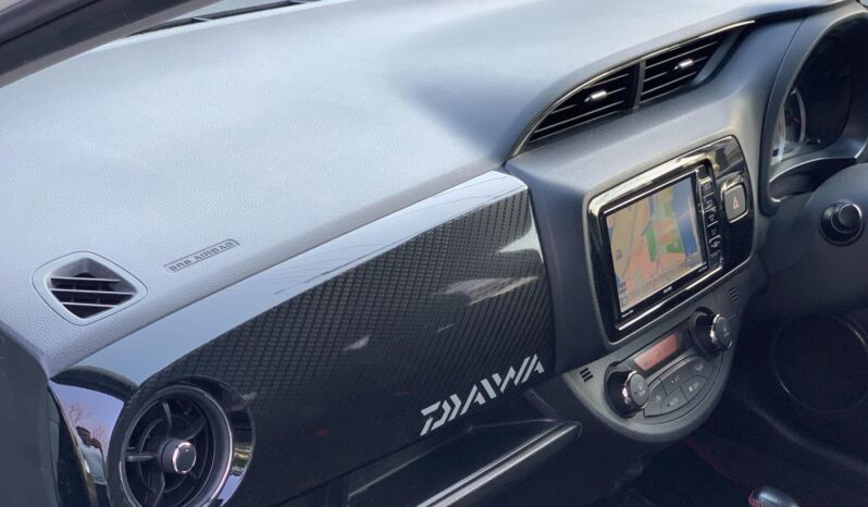 
								Vitz RS GS Pearl full									