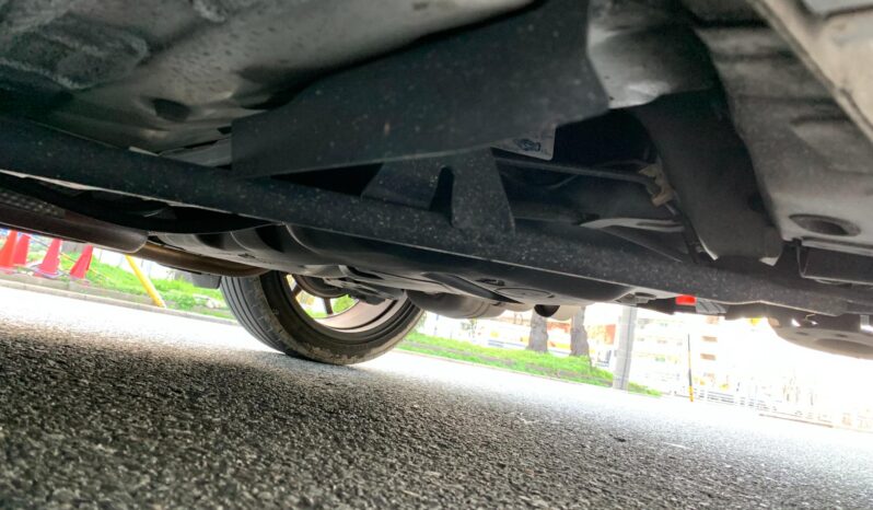 
								Vitz RS GS Pearl full									