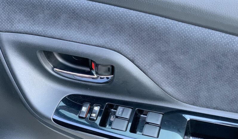 
								Vitz RS GS Pearl full									