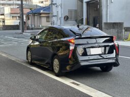 
										Toyota Prius full									