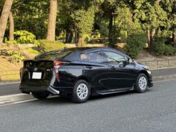 
										Toyota Prius full									