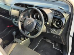 
										TOYOTA VITZ F EDITION II full									