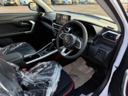 
										TOYOTA RAIZE HYBRID Z full									